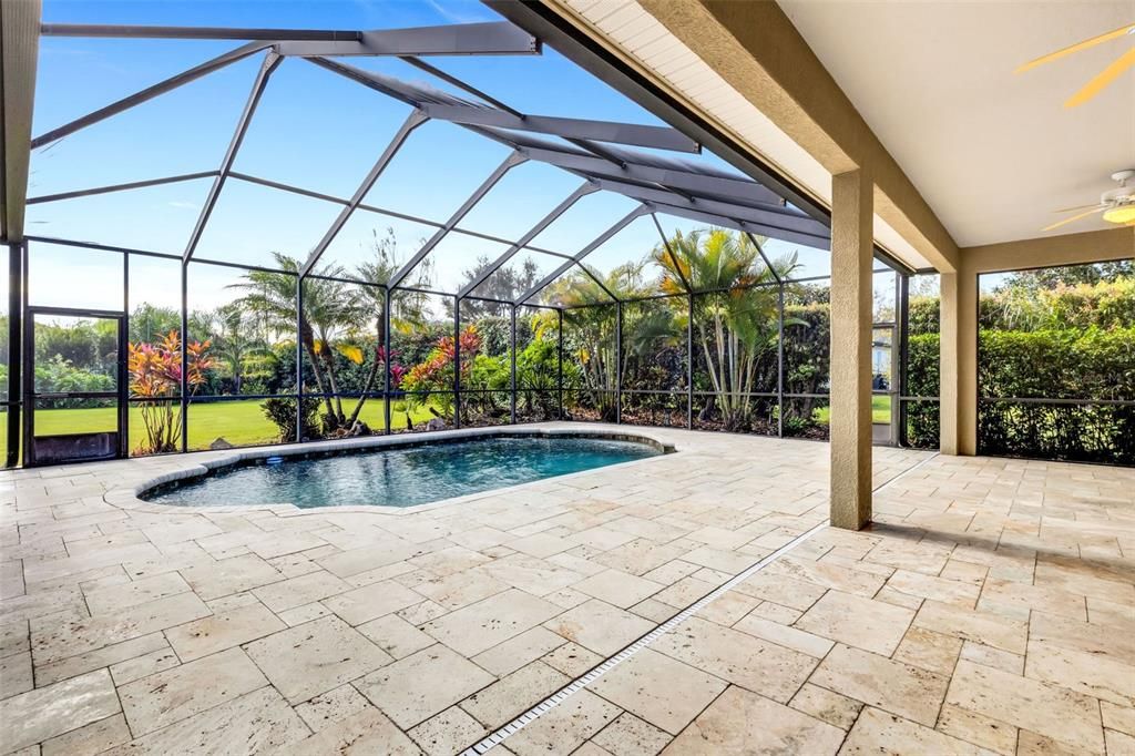 For Sale: $650,000 (4 beds, 2 baths, 2415 Square Feet)