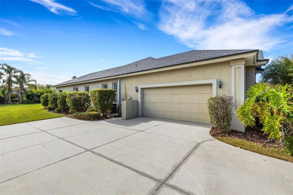 For Sale: $650,000 (4 beds, 2 baths, 2415 Square Feet)