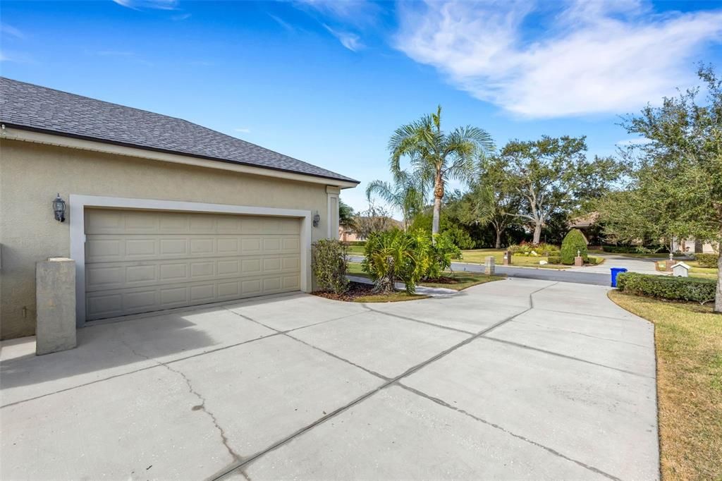 For Sale: $650,000 (4 beds, 2 baths, 2415 Square Feet)