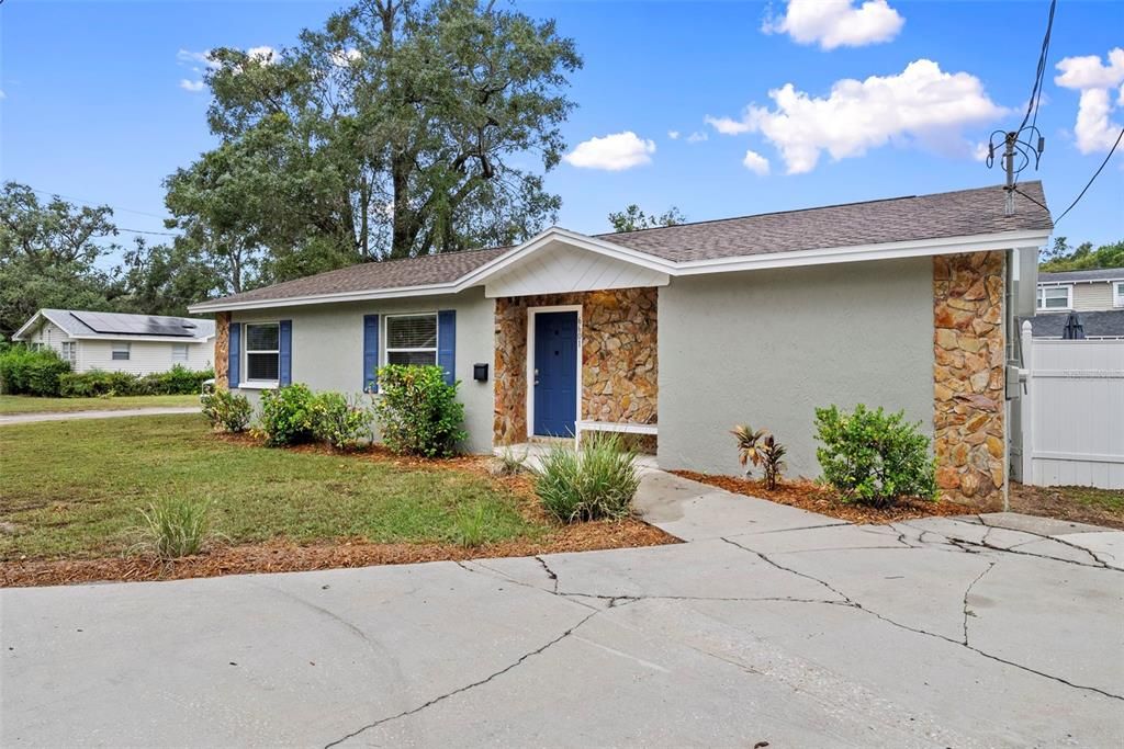 出租: $2,500 (3 贝兹, 2 浴室, 1326 平方英尺)