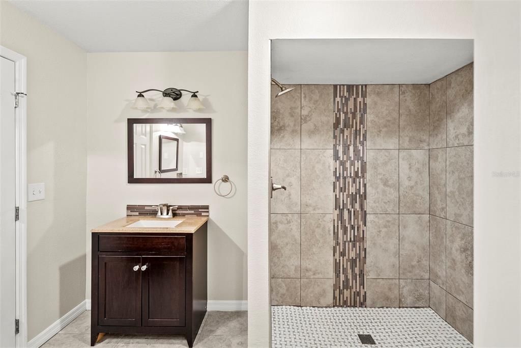 出租: $2,500 (3 贝兹, 2 浴室, 1326 平方英尺)