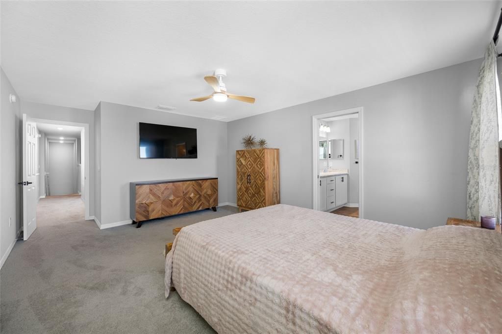 待售: $435,000 (5 贝兹, 3 浴室, 2640 平方英尺)