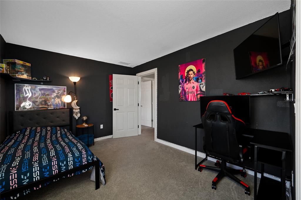 待售: $435,000 (5 贝兹, 3 浴室, 2640 平方英尺)