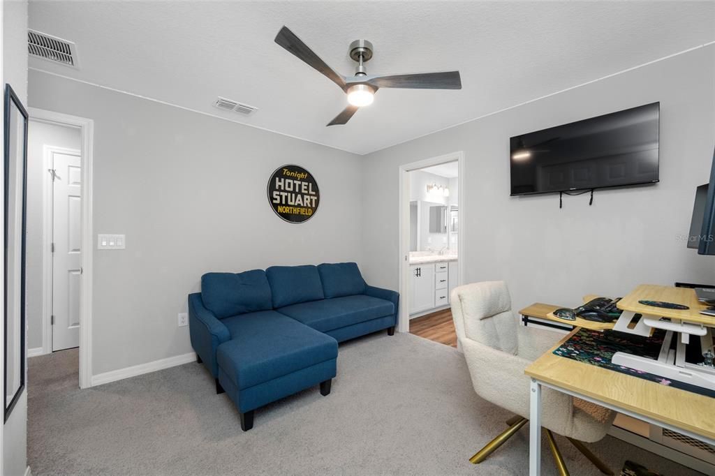 待售: $435,000 (5 贝兹, 3 浴室, 2640 平方英尺)