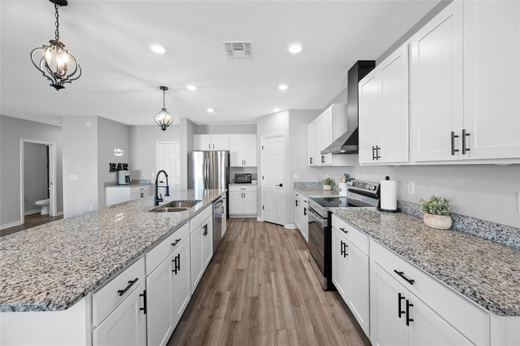 待售: $435,000 (5 贝兹, 3 浴室, 2640 平方英尺)