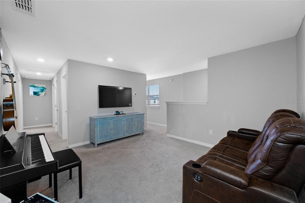 待售: $435,000 (5 贝兹, 3 浴室, 2640 平方英尺)