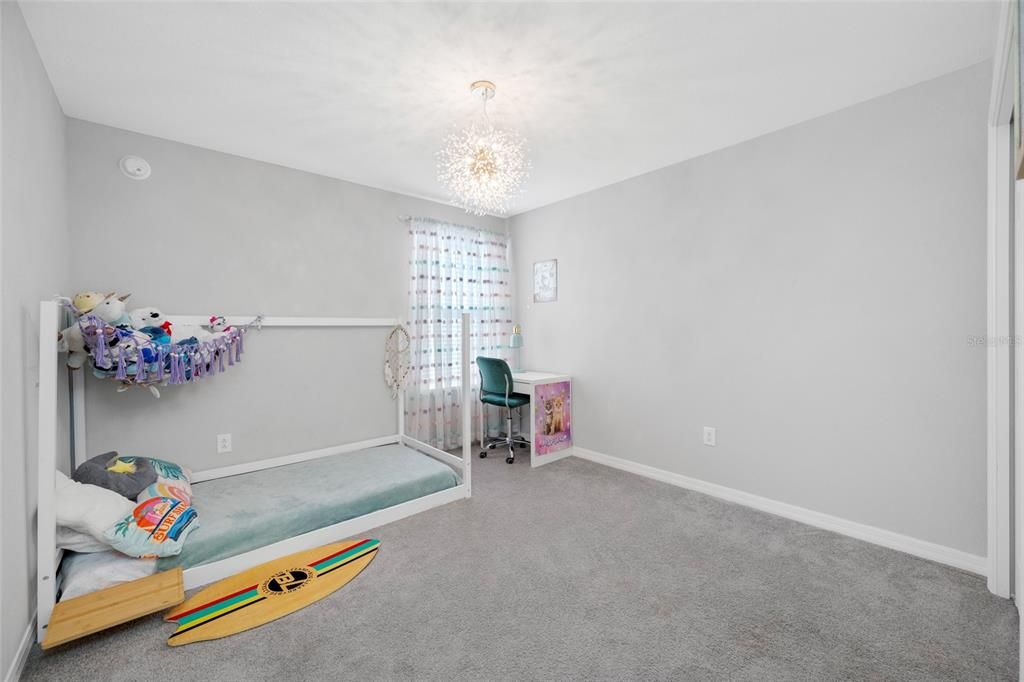 待售: $435,000 (5 贝兹, 3 浴室, 2640 平方英尺)