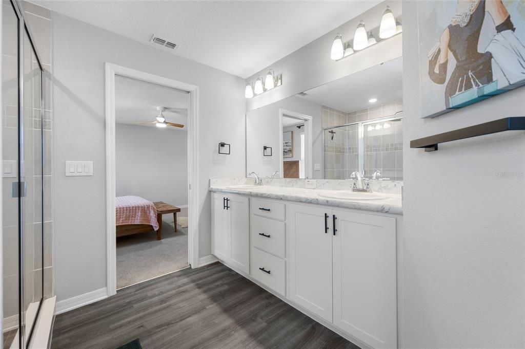 待售: $435,000 (5 贝兹, 3 浴室, 2640 平方英尺)