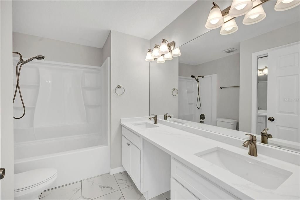 待售: $890,000 (7 贝兹, 0 浴室, 3679 平方英尺)