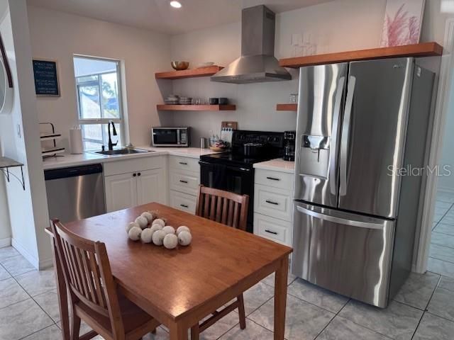 For Sale: $890,000 (7 beds, 0 baths, 3679 Square Feet)