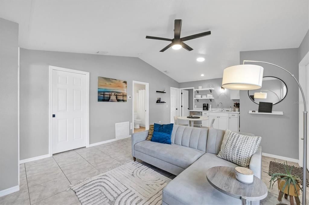 待售: $890,000 (7 贝兹, 0 浴室, 3679 平方英尺)