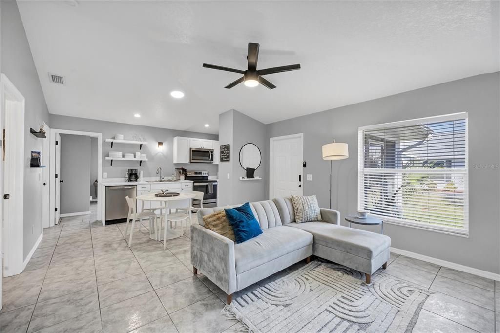 待售: $890,000 (7 贝兹, 0 浴室, 3679 平方英尺)