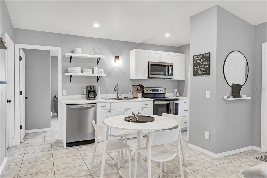 待售: $890,000 (7 贝兹, 0 浴室, 3679 平方英尺)