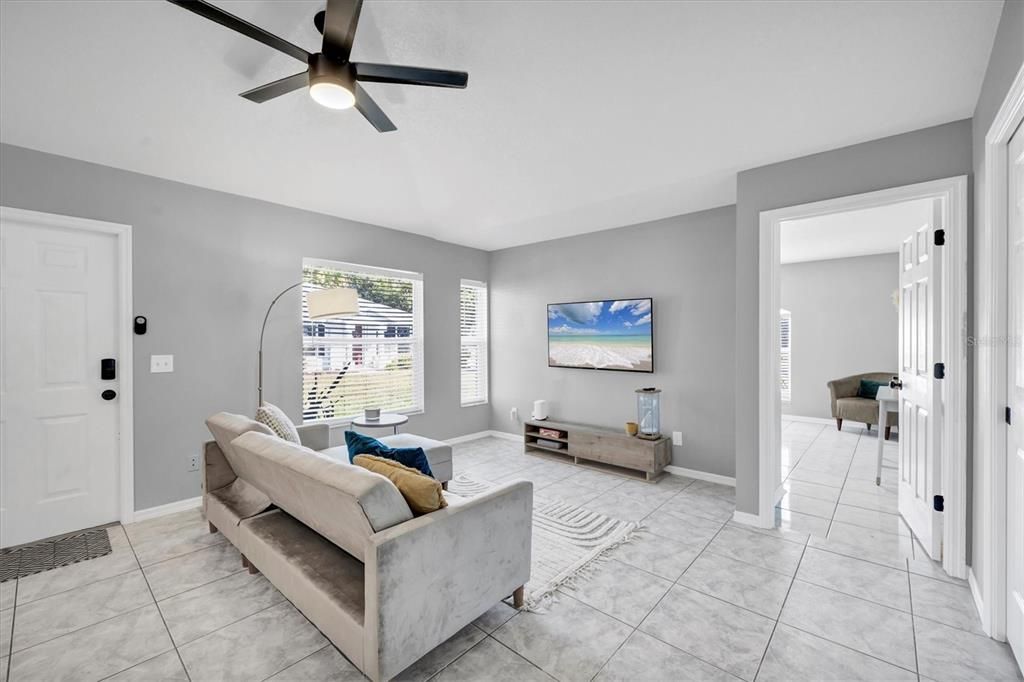 待售: $890,000 (7 贝兹, 0 浴室, 3679 平方英尺)