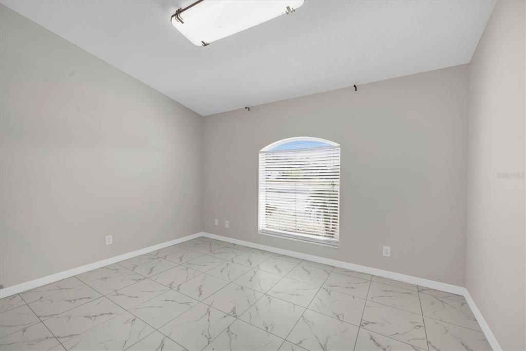 待售: $890,000 (7 贝兹, 0 浴室, 3679 平方英尺)