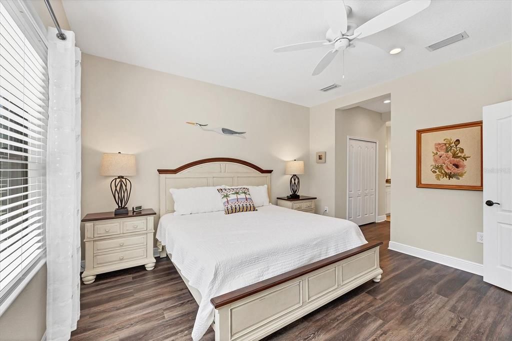 待售: $439,900 (2 贝兹, 2 浴室, 1524 平方英尺)