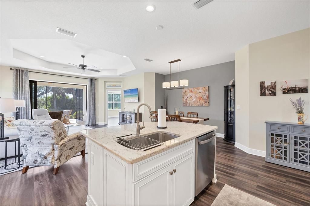 待售: $439,900 (2 贝兹, 2 浴室, 1524 平方英尺)