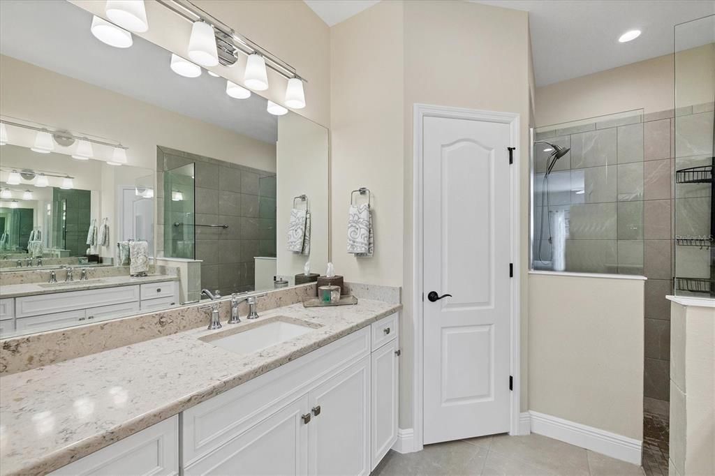 待售: $439,900 (2 贝兹, 2 浴室, 1524 平方英尺)