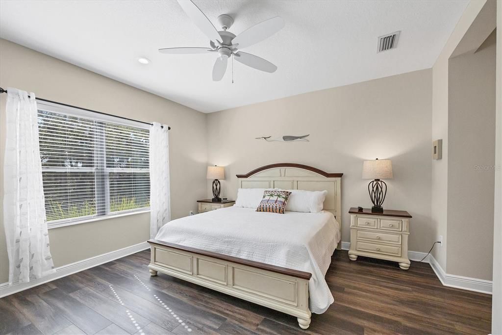 待售: $439,900 (2 贝兹, 2 浴室, 1524 平方英尺)