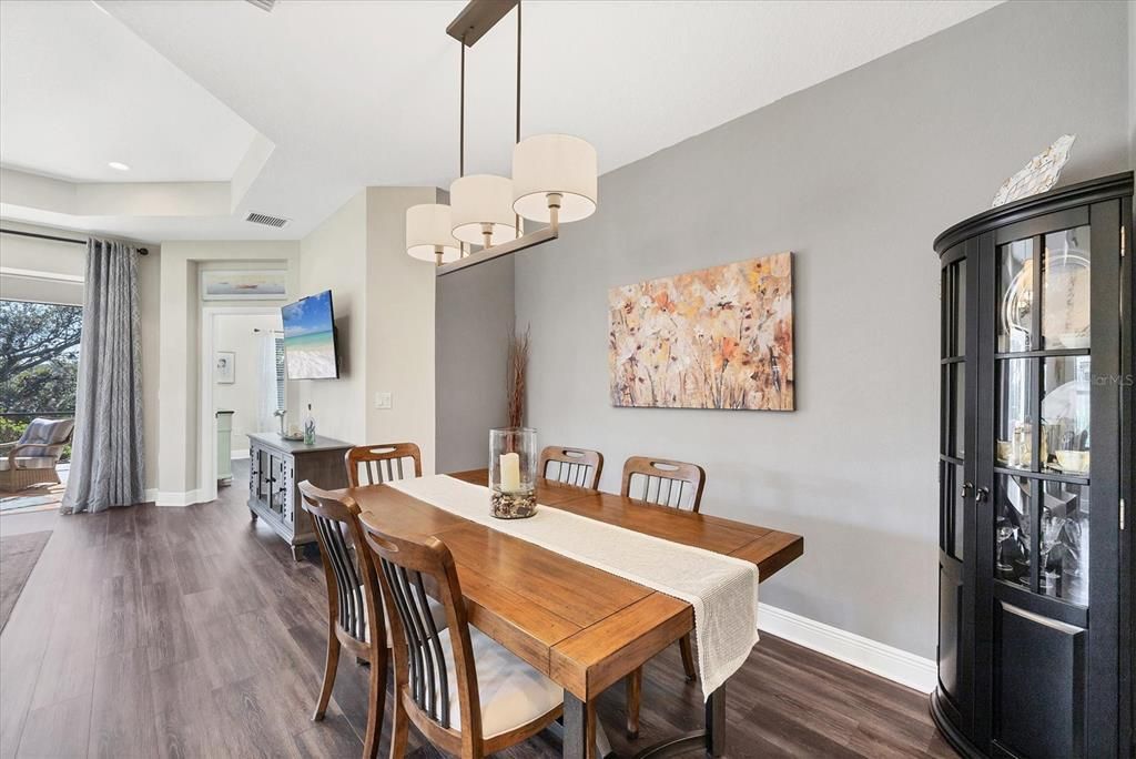 待售: $439,900 (2 贝兹, 2 浴室, 1524 平方英尺)