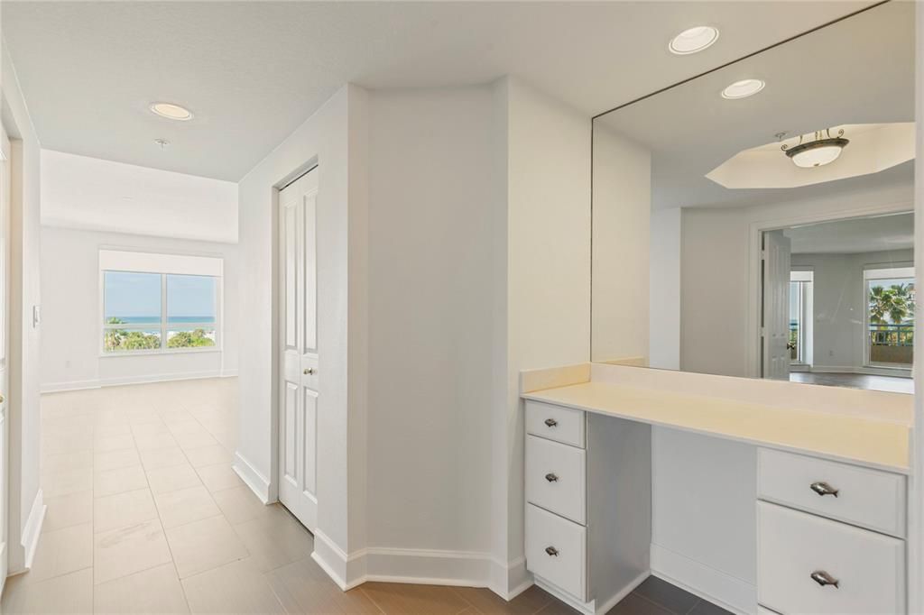 Active With Contract: $1,600,000 (3 beds, 3 baths, 2521 Square Feet)