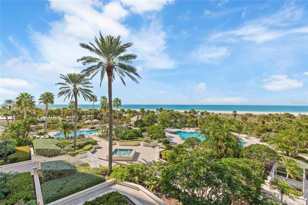 Active With Contract: $1,600,000 (3 beds, 3 baths, 2521 Square Feet)