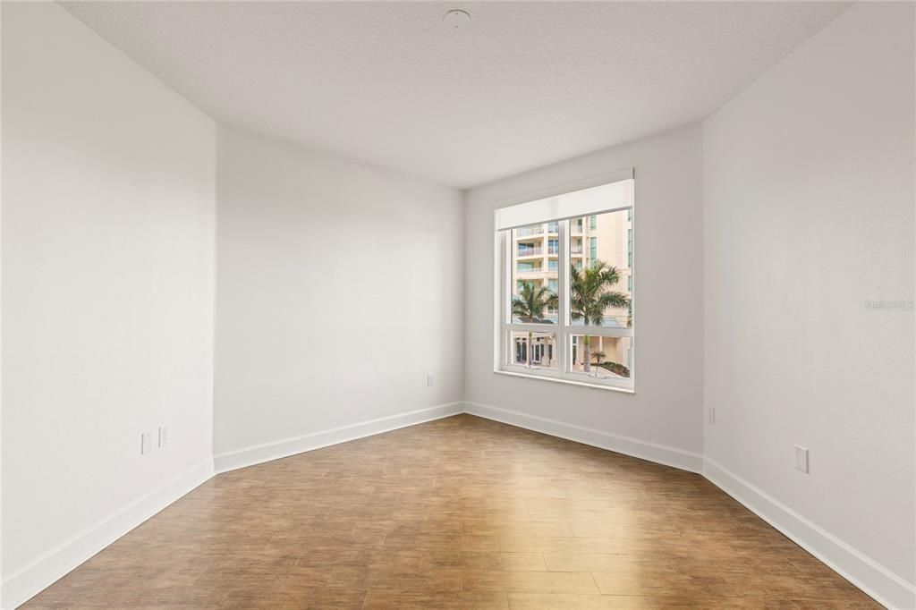 Active With Contract: $1,600,000 (3 beds, 3 baths, 2521 Square Feet)