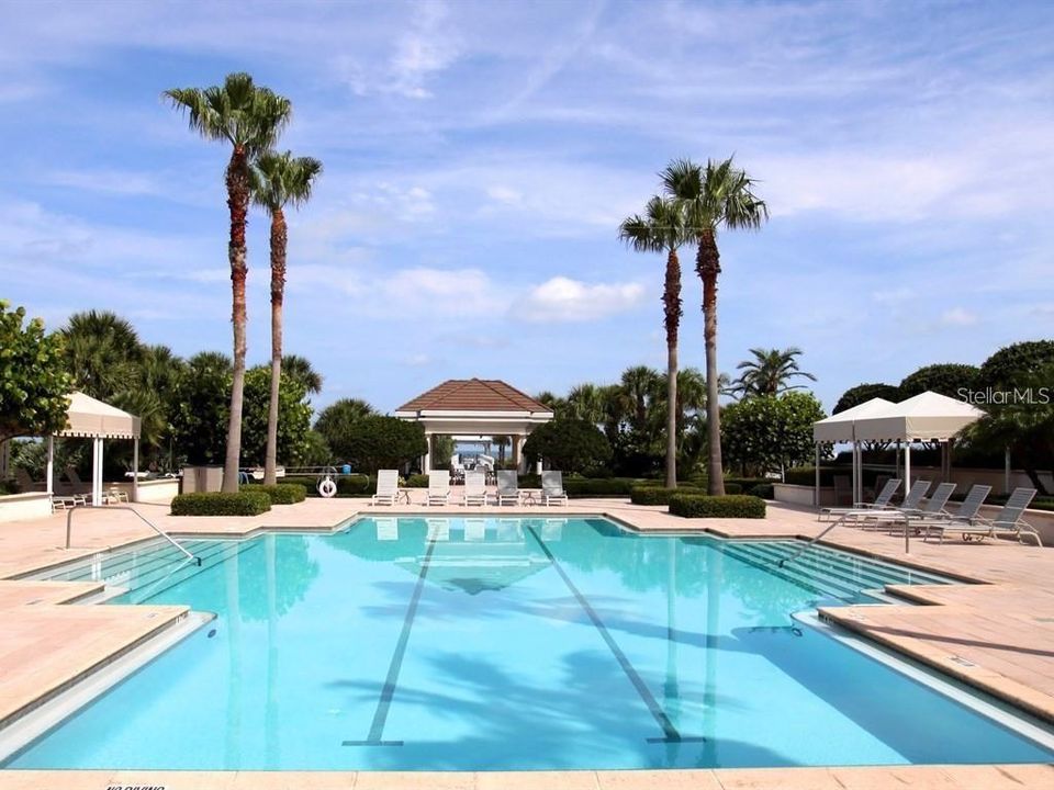 Active With Contract: $1,600,000 (3 beds, 3 baths, 2521 Square Feet)