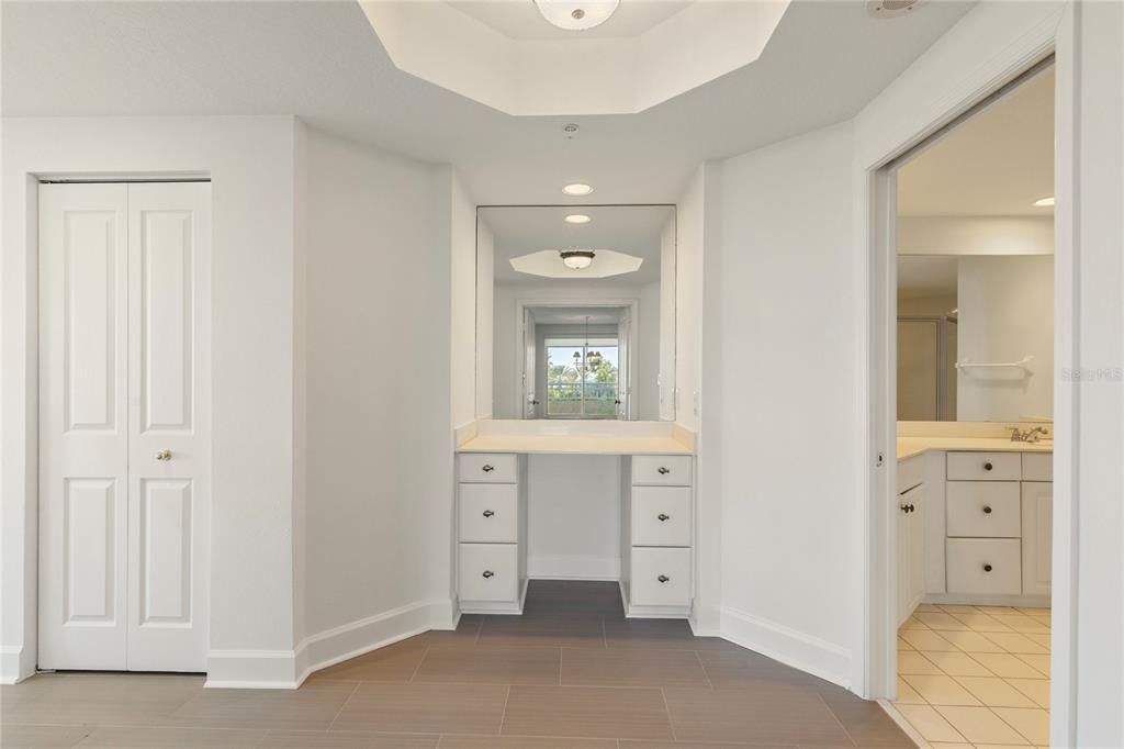 Active With Contract: $1,600,000 (3 beds, 3 baths, 2521 Square Feet)
