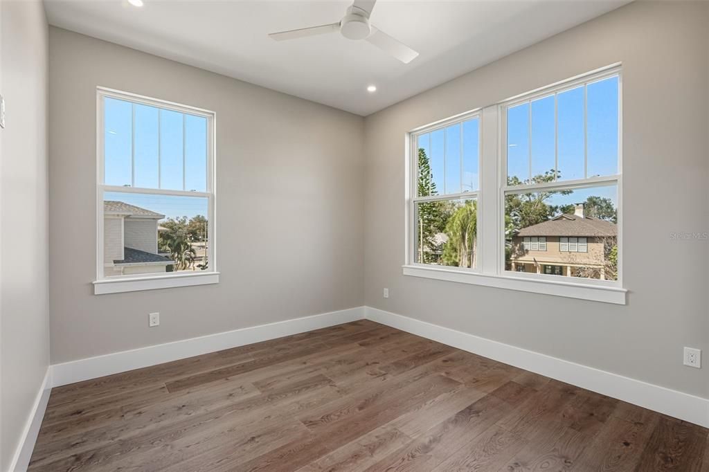 На продажу: $1,949,000 (4 спален, 3 ванн, 2658 Квадратных фут)