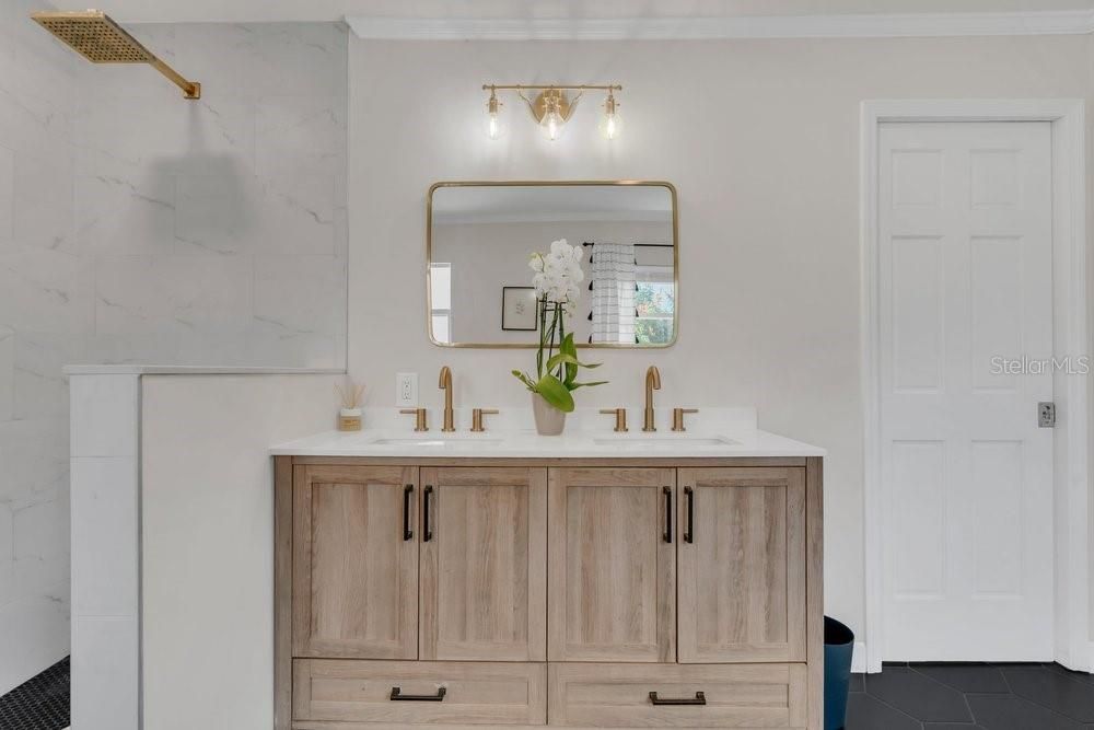 На продажу: $1,199,999 (4 спален, 2 ванн, 2058 Квадратных фут)