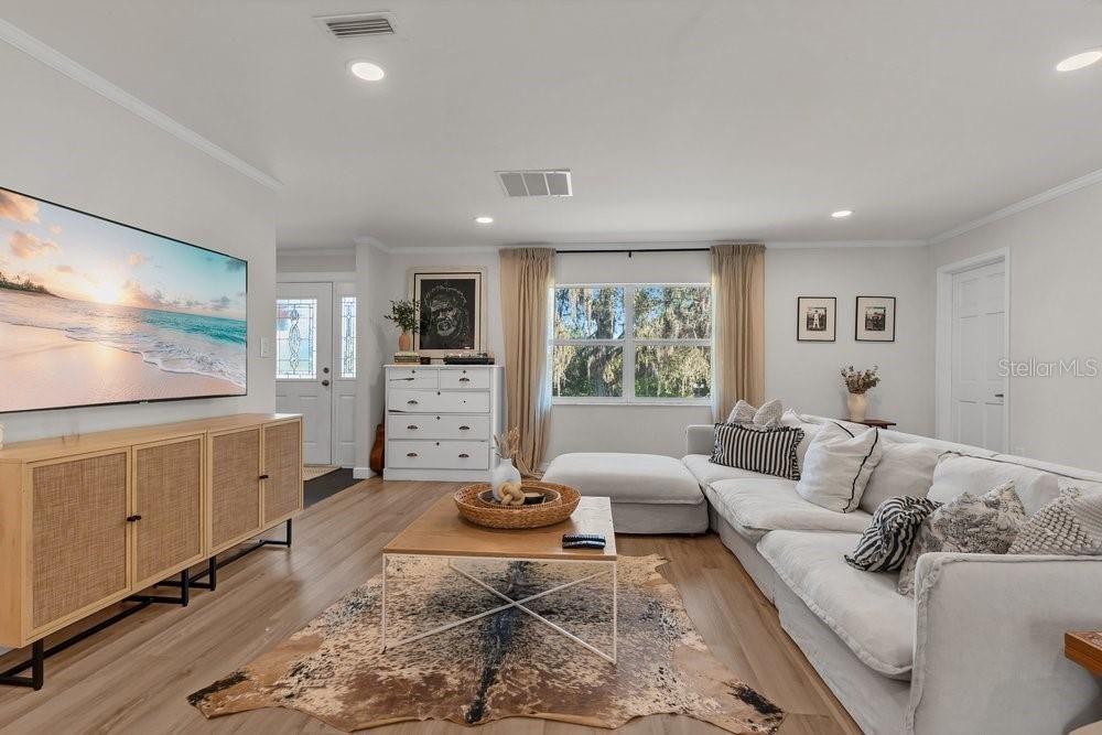 На продажу: $1,199,999 (4 спален, 2 ванн, 2058 Квадратных фут)