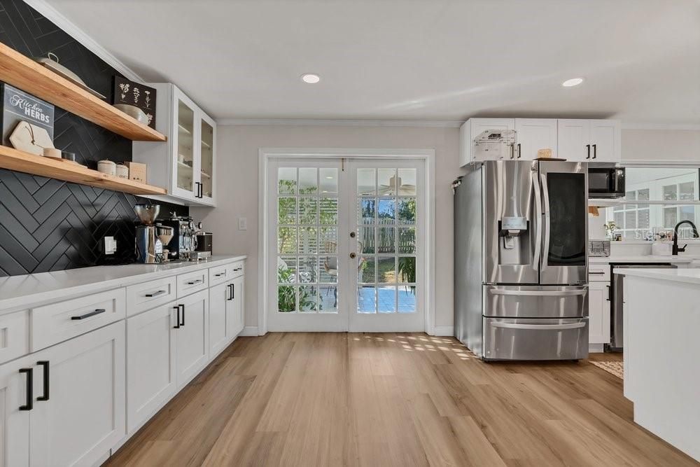 На продажу: $1,199,999 (4 спален, 2 ванн, 2058 Квадратных фут)