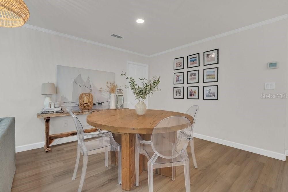 На продажу: $1,199,999 (4 спален, 2 ванн, 2058 Квадратных фут)