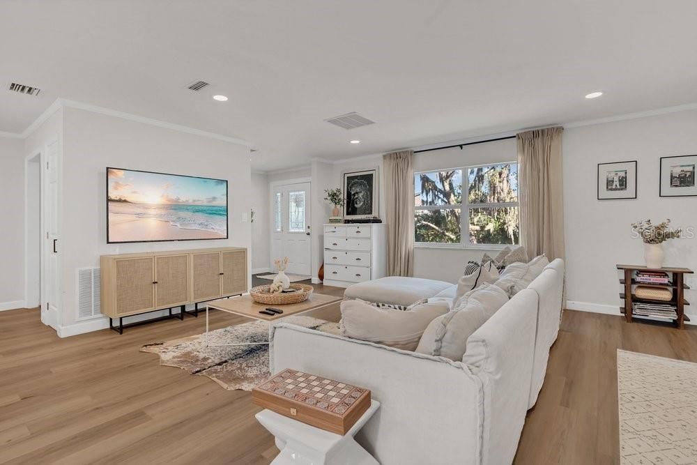 На продажу: $1,199,999 (4 спален, 2 ванн, 2058 Квадратных фут)