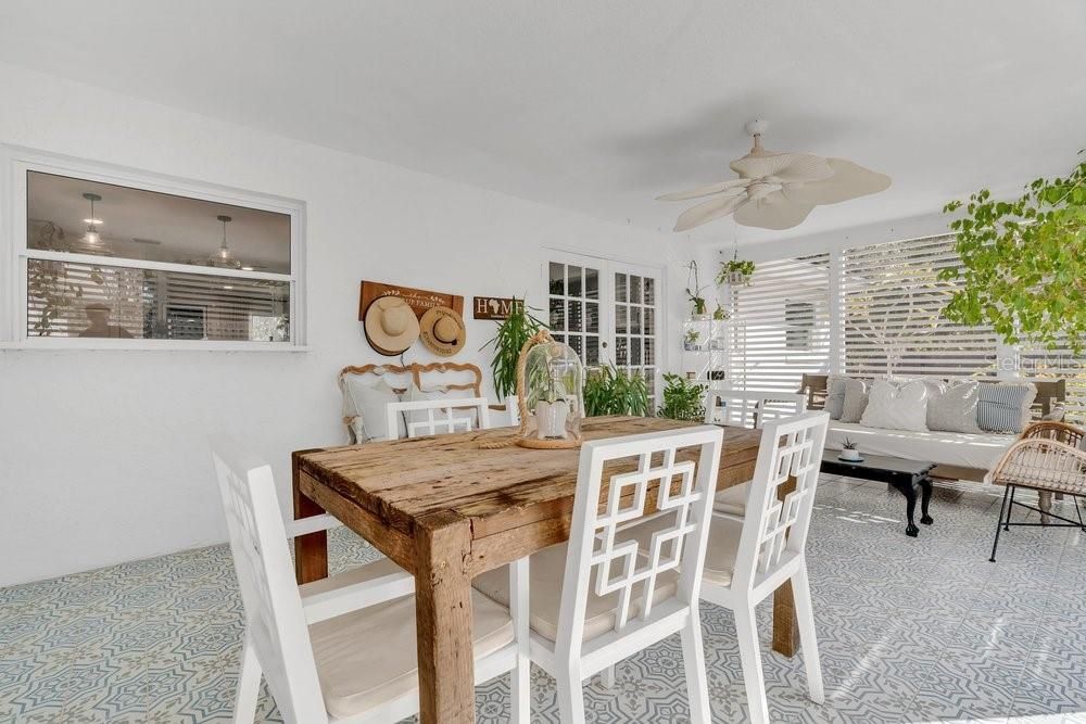 На продажу: $1,199,999 (4 спален, 2 ванн, 2058 Квадратных фут)