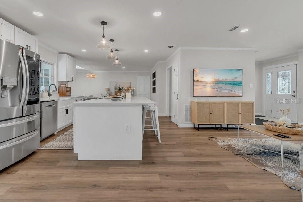 На продажу: $1,199,999 (4 спален, 2 ванн, 2058 Квадратных фут)