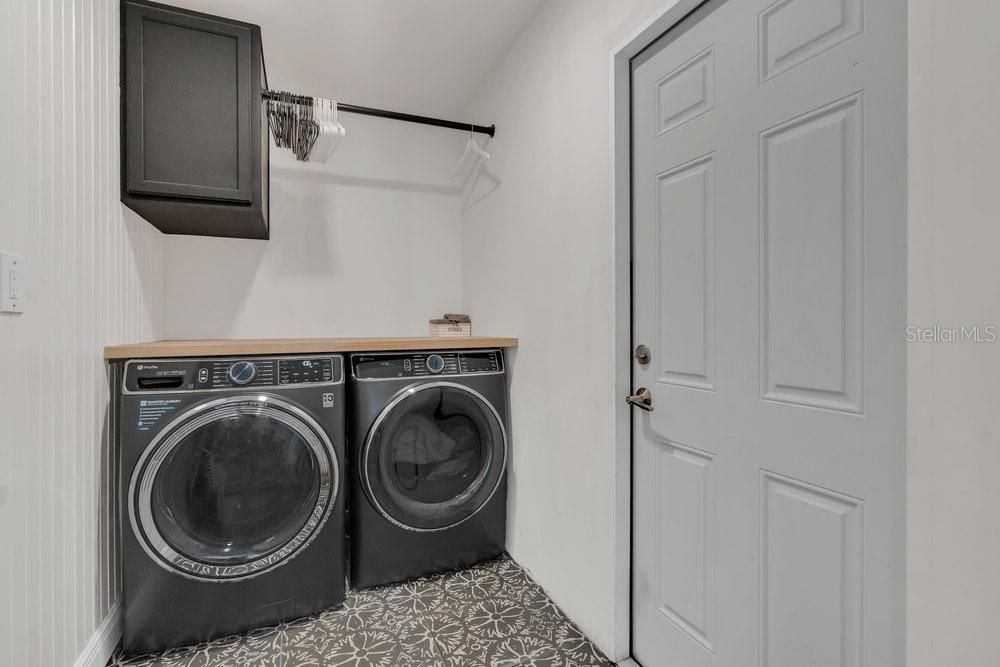 На продажу: $1,199,999 (4 спален, 2 ванн, 2058 Квадратных фут)