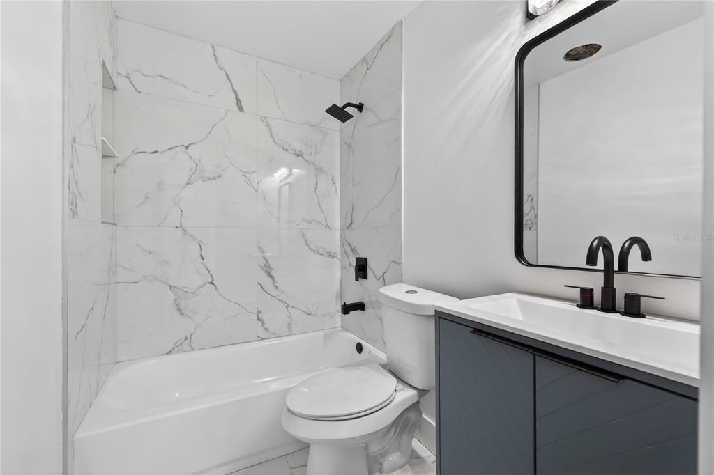 出租: $1,800 (2 贝兹, 1 浴室, 825 平方英尺)