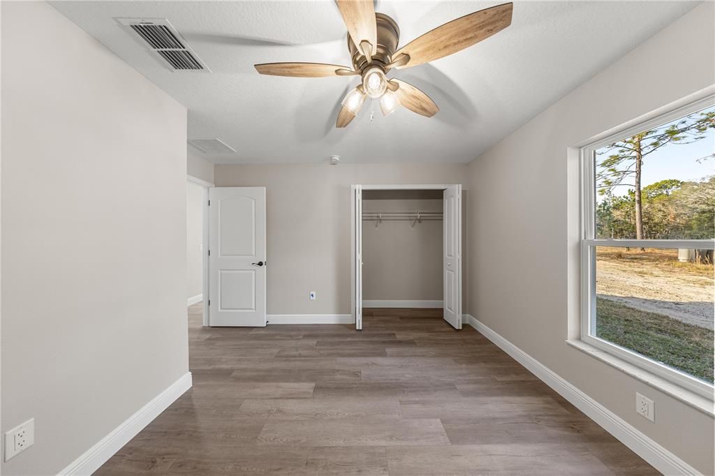 En Venta: $254,900 (3 camas, 2 baños, 1245 Pies cuadrados)