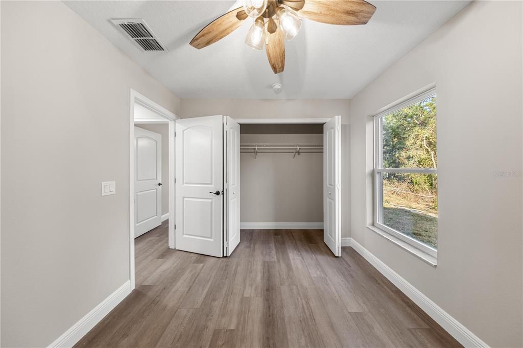 En Venta: $254,900 (3 camas, 2 baños, 1245 Pies cuadrados)