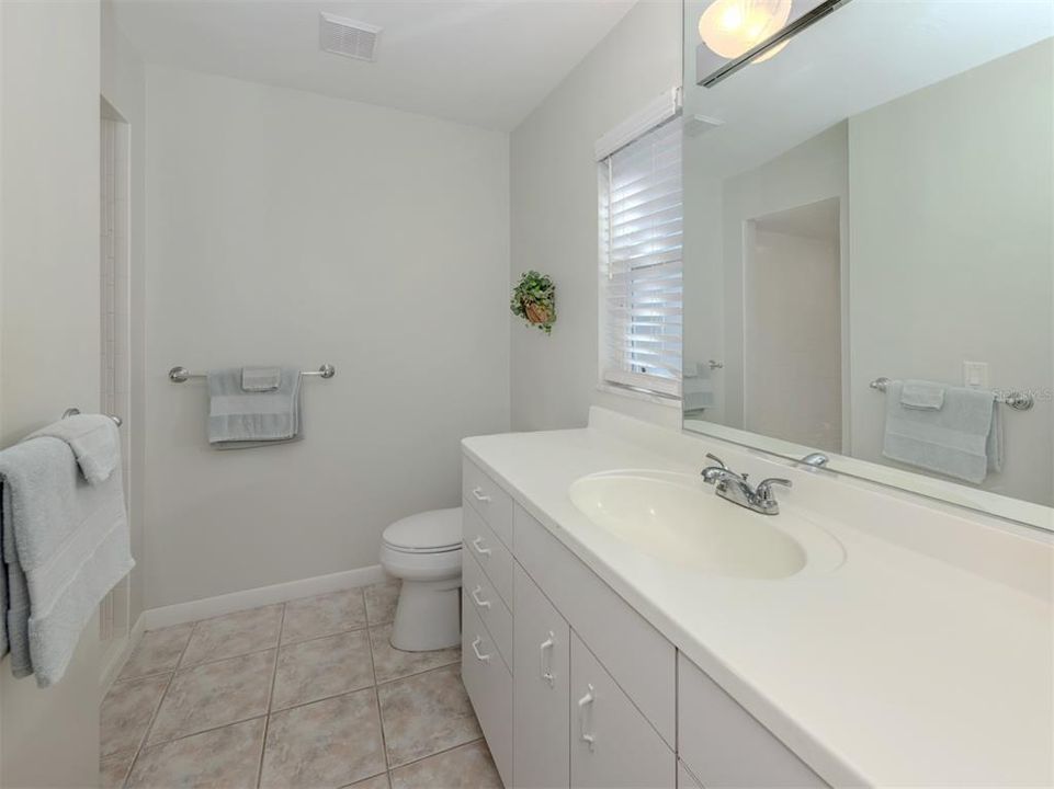 For Sale: $615,000 (2 beds, 2 baths, 1336 Square Feet)