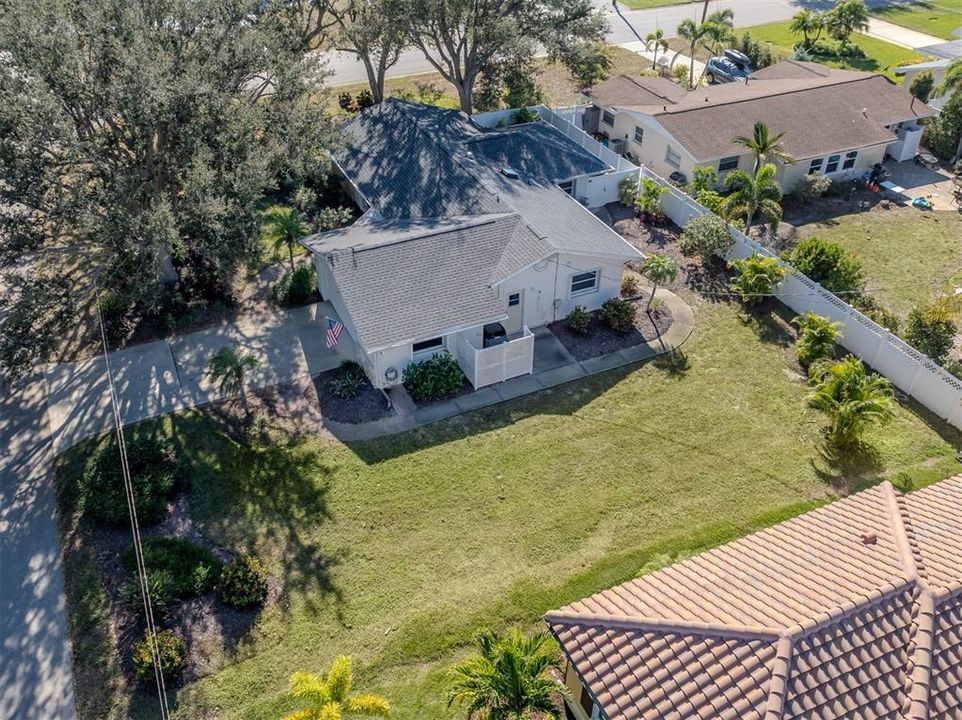 For Sale: $615,000 (2 beds, 2 baths, 1336 Square Feet)