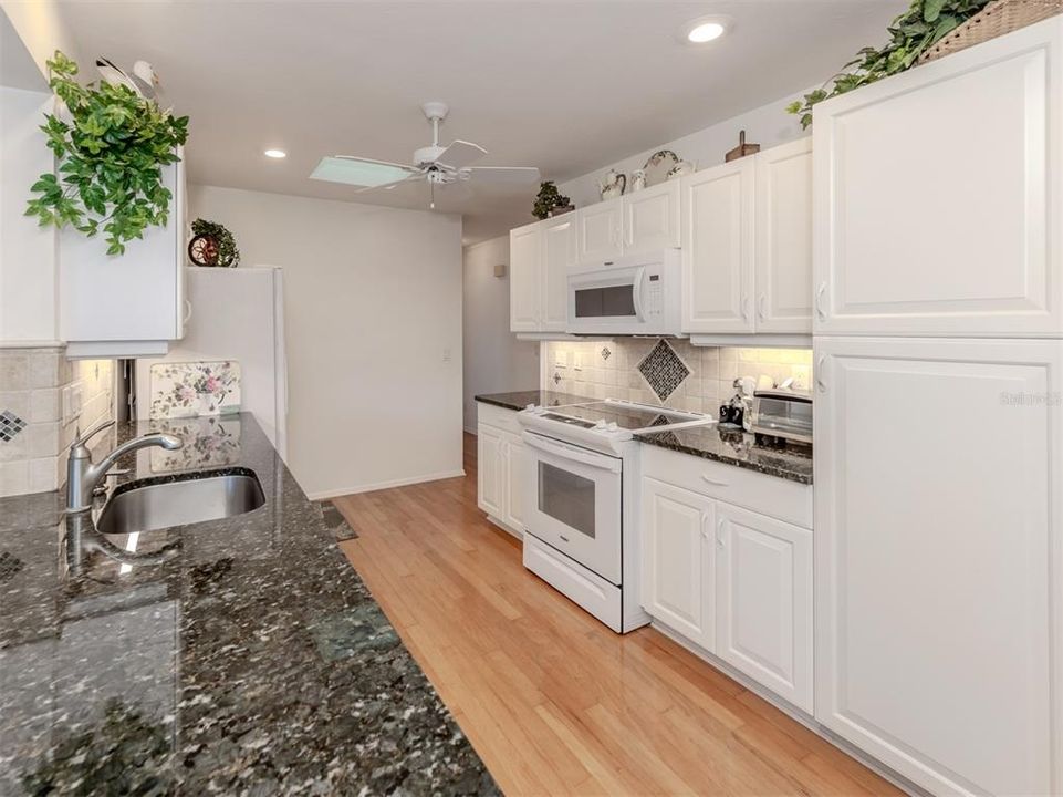 For Sale: $615,000 (2 beds, 2 baths, 1336 Square Feet)