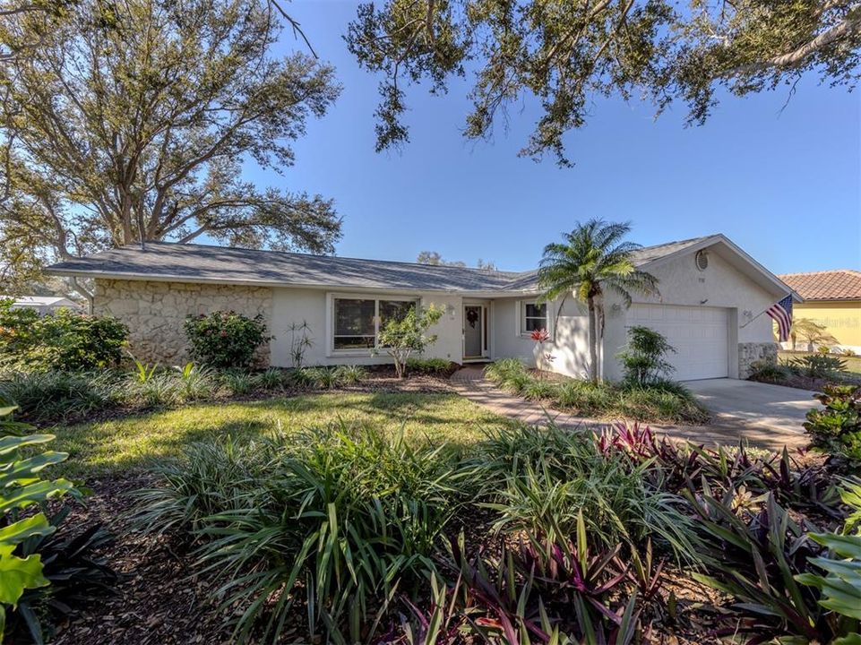 For Sale: $615,000 (2 beds, 2 baths, 1336 Square Feet)