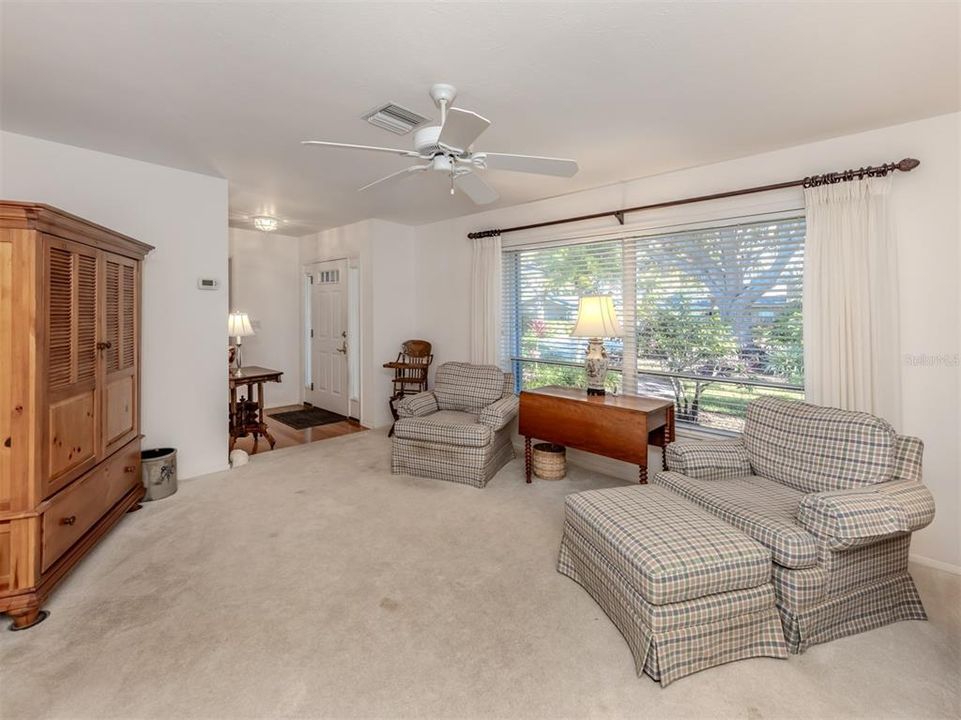 For Sale: $615,000 (2 beds, 2 baths, 1336 Square Feet)