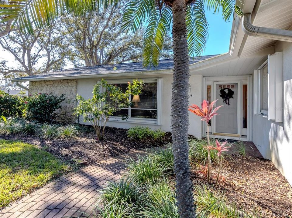 For Sale: $615,000 (2 beds, 2 baths, 1336 Square Feet)