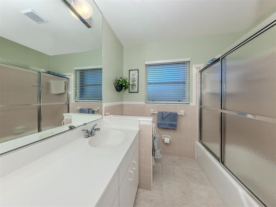 For Sale: $615,000 (2 beds, 2 baths, 1336 Square Feet)