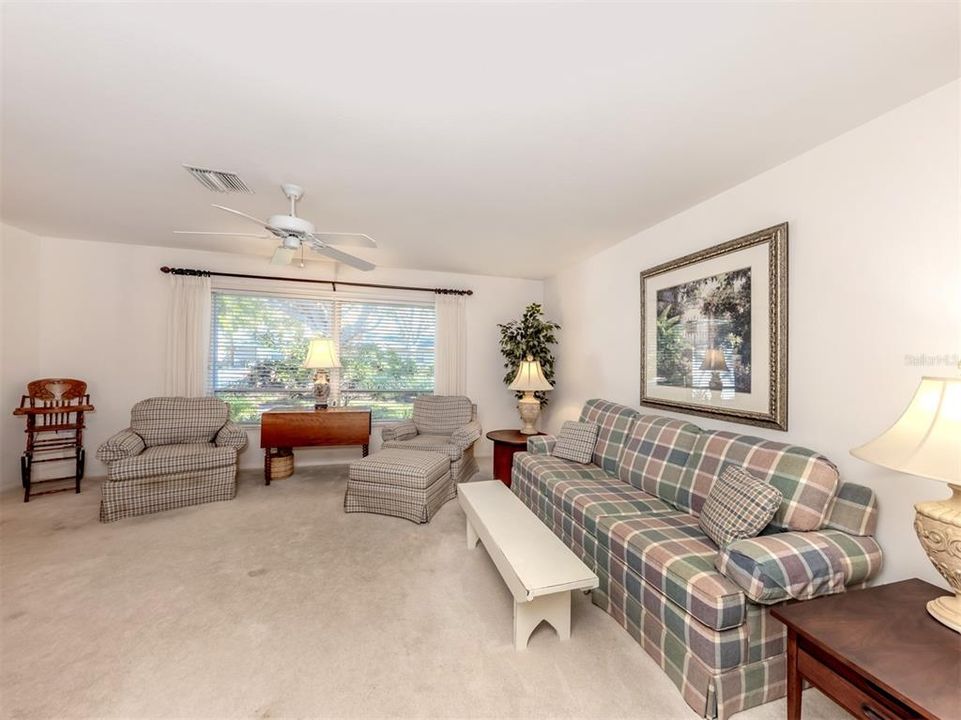 For Sale: $615,000 (2 beds, 2 baths, 1336 Square Feet)