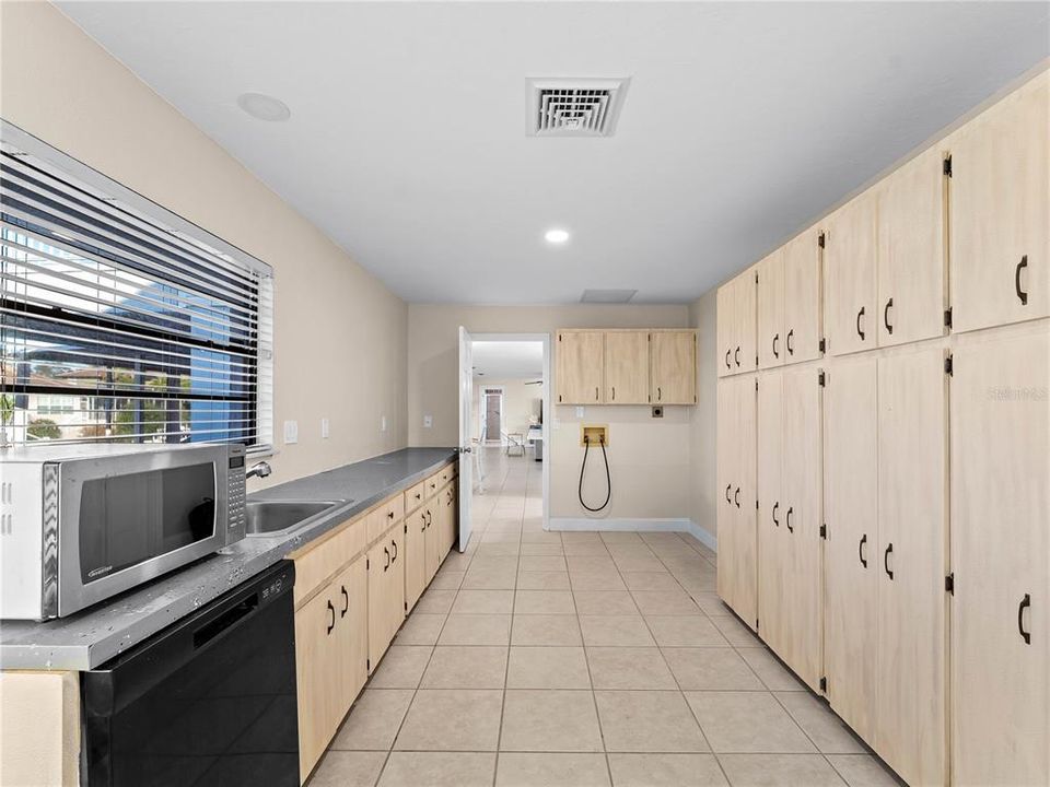 For Sale: $725,000 (4 beds, 3 baths, 3855 Square Feet)